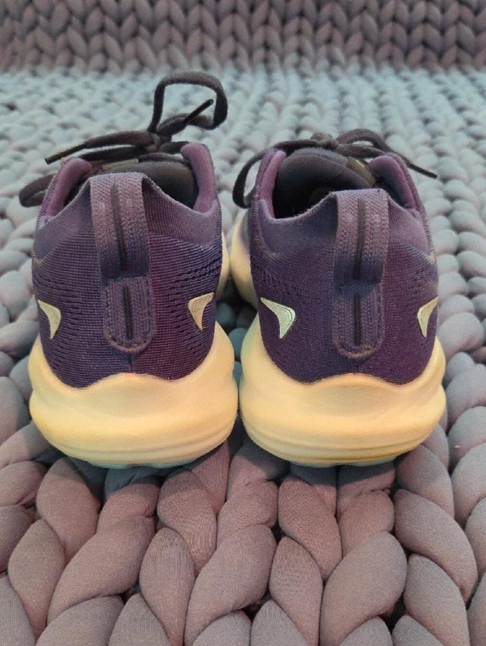Brooks Glycerin 22 Women's Purple Running Sneakers with Pink Accents